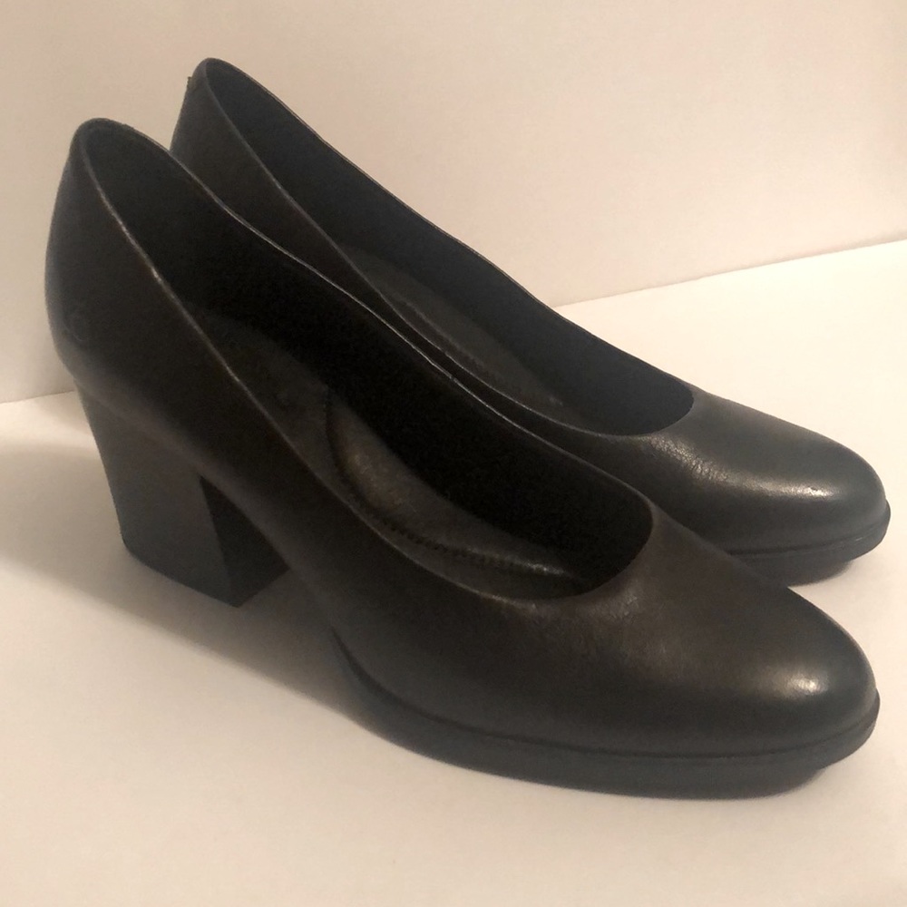 Born Enns black leather chunky heels.